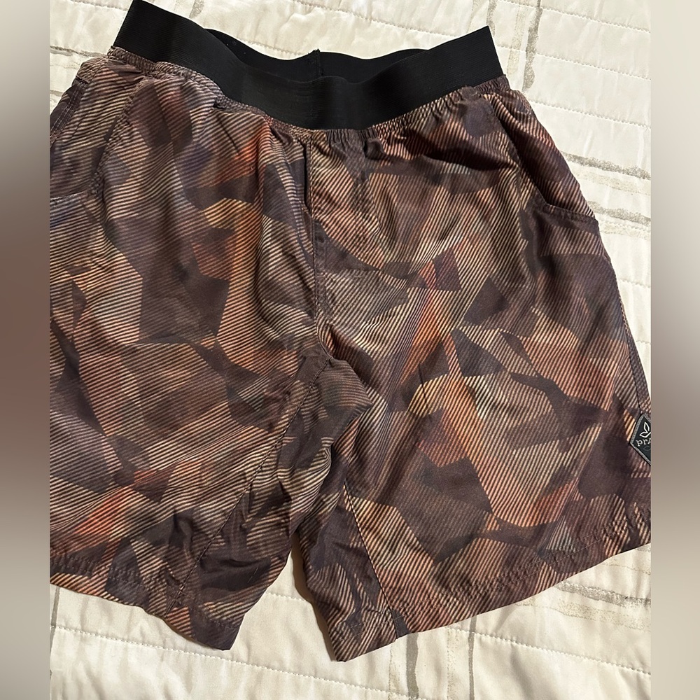Men's prana shorts size small. Rock climbing shorts, comfortable casual shorts.